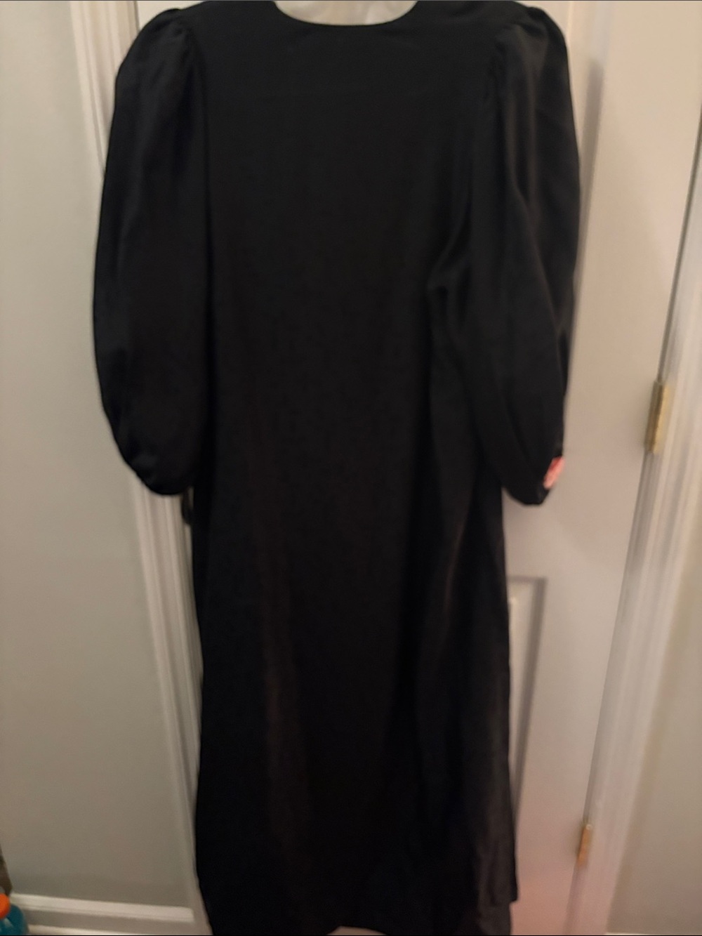 Elegant Black Maxi Dress with Puff Sleeves